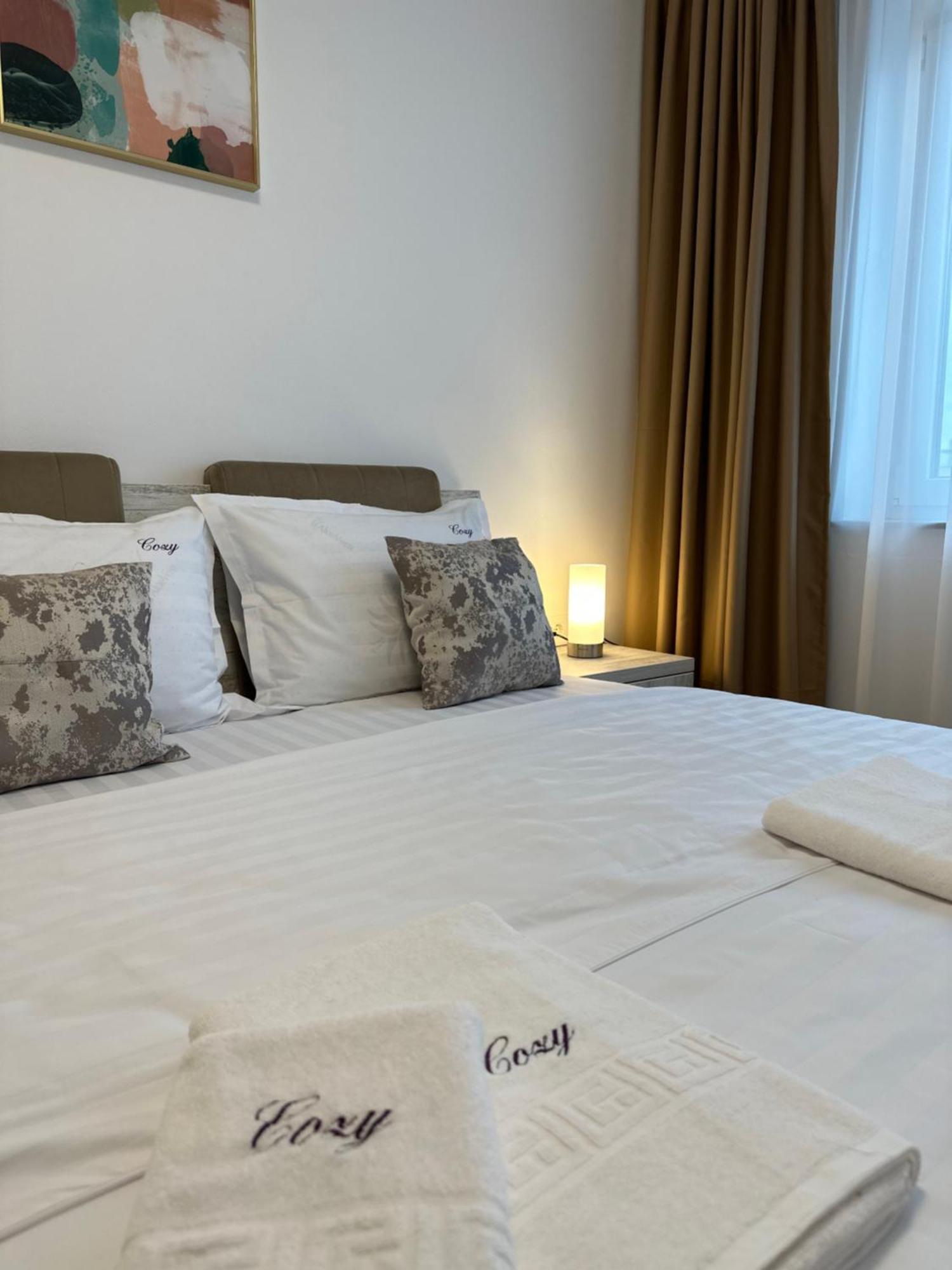 Coresi Mall Exclusive #Collection Apartments & Studios Braşov Exterior foto