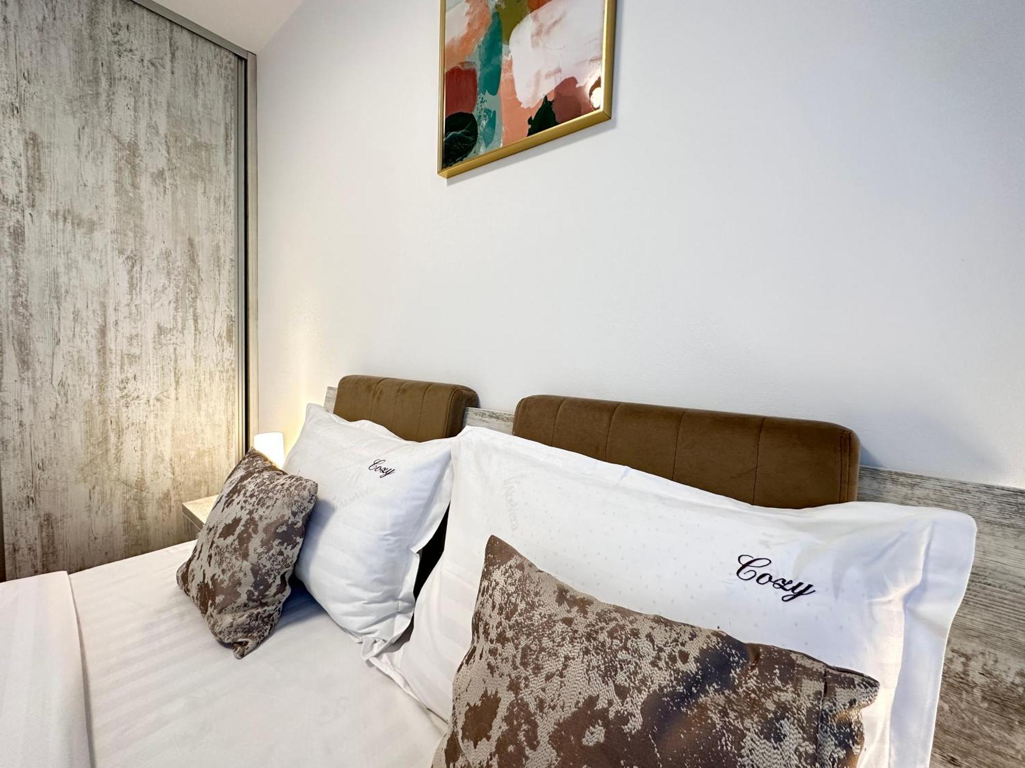 Coresi Mall Exclusive #Collection Apartments & Studios Braşov Exterior foto